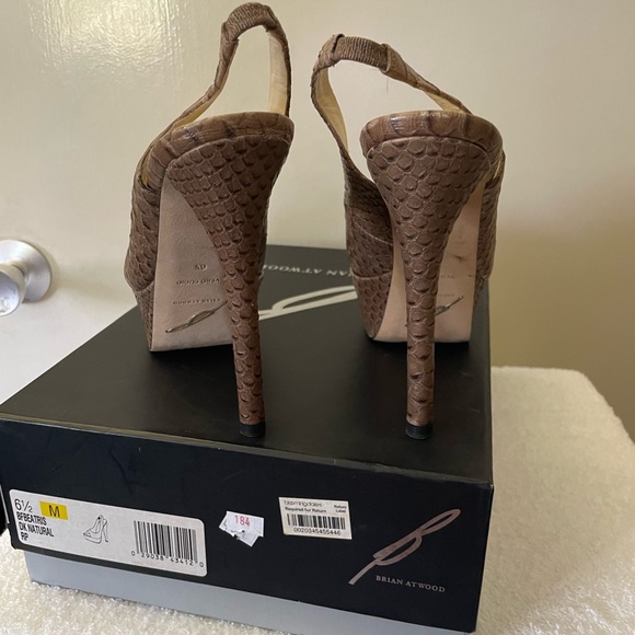 Brian Atwood Dark Natural 6 1/2 Peep toe excellent condition - Picture 4 of 4